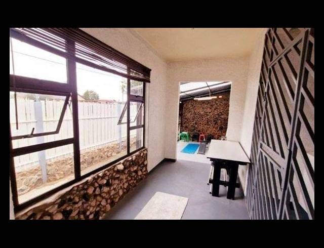 3 BEDROOM HOUSE FOR SALE IN REGENTS PARK